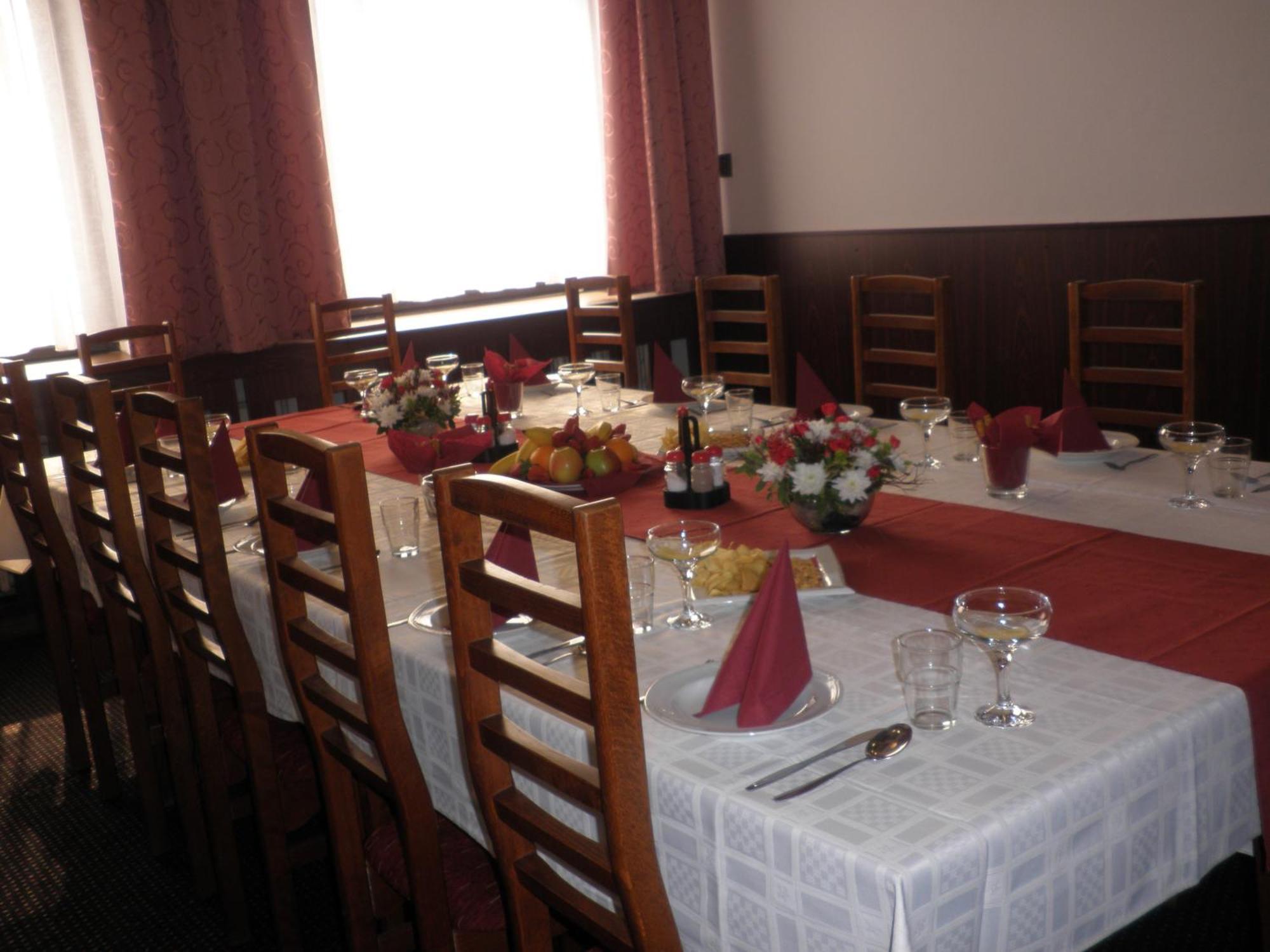 Hotel Isora Острава Екстер'єр фото
