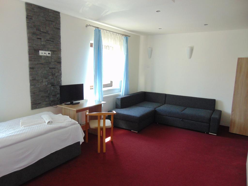 Hotel Isora Острава Екстер'єр фото